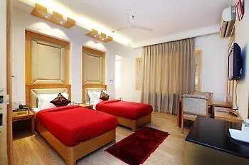 Fabhotel Cyber Park Gurgaon